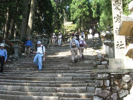 愛宕神社の参詣道の石段